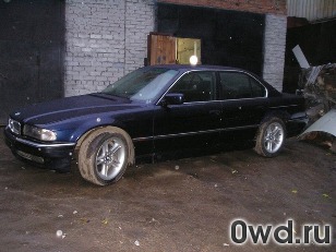 Битый автомобиль BMW 740