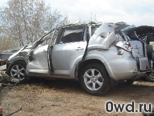 Битый автомобиль Toyota RAV4